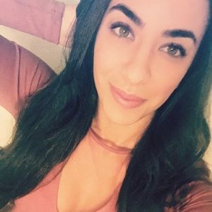 Meet your Posher, Wafa